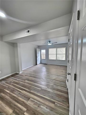 1649 Darren CIR, Portsmouth, VA 23701