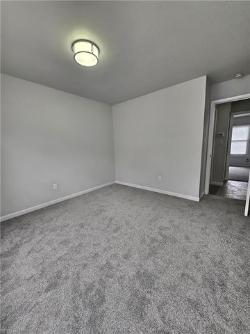 1649 Darren CIR, Portsmouth, VA 23701