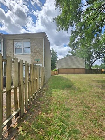 1649 Darren CIR, Portsmouth, VA 23701