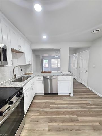 1649 Darren CIR, Portsmouth, VA 23701