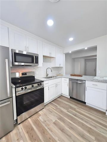 1649 Darren CIR, Portsmouth, VA 23701