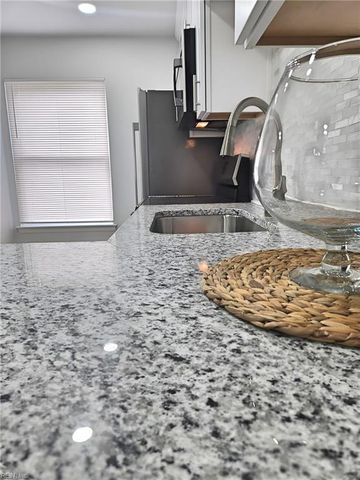 1649 Darren CIR, Portsmouth, VA 23701