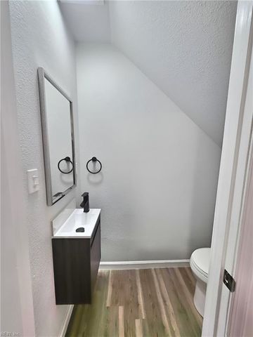 1649 Darren CIR, Portsmouth, VA 23701