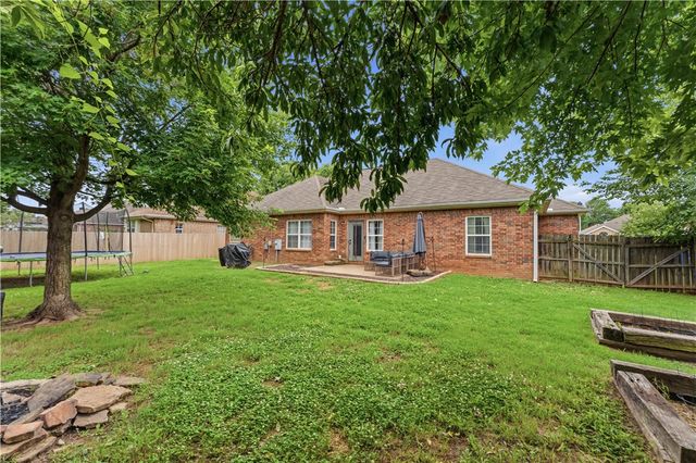 319 Bluff Drive, Lowell, AR 72745