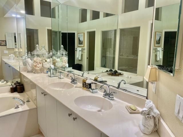 7711 WHITEBRIDGE GLEN, University Park, FL 34201