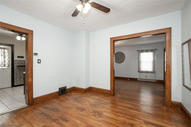 2083 Chesterland Avenue, Lakewood, OH 44107