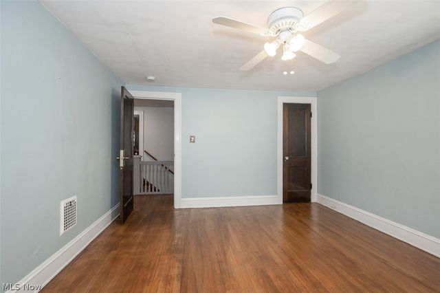 2083 Chesterland Avenue, Lakewood, OH 44107
