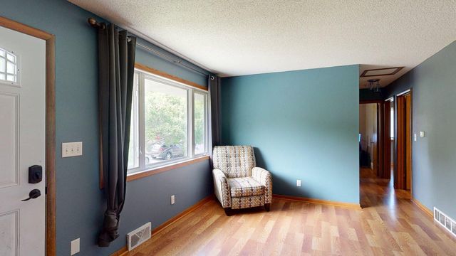 107 9th Avenue NE, Dodge Center, MN 55927