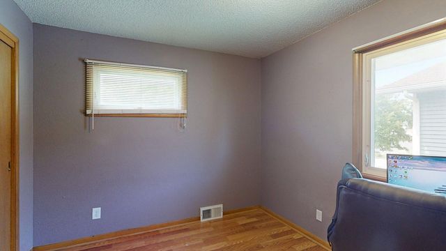 107 9th Avenue NE, Dodge Center, MN 55927
