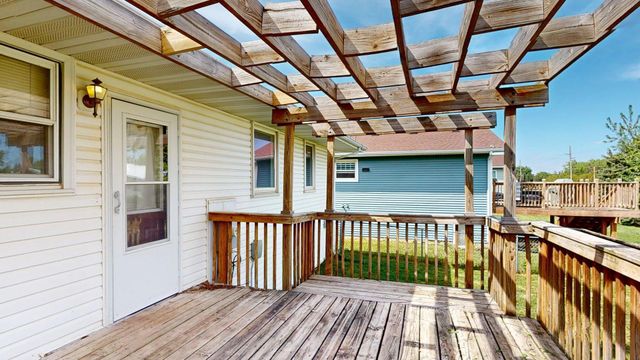 107 9th Avenue NE, Dodge Center, MN 55927