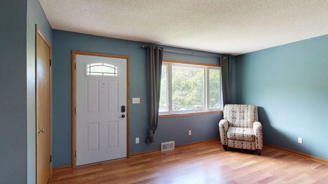 107 9th Avenue NE, Dodge Center, MN 55927