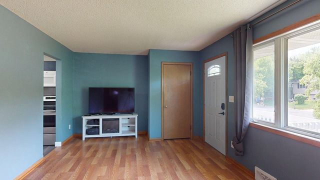 107 9th Avenue NE, Dodge Center, MN 55927