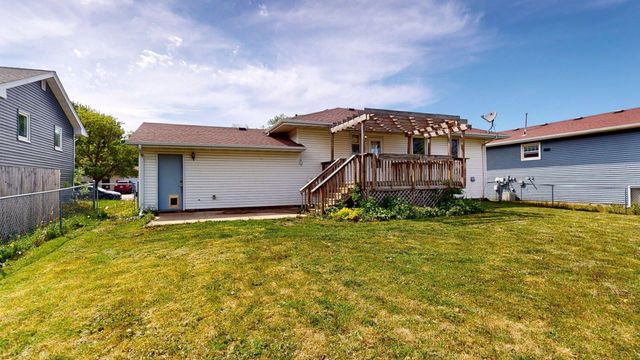 107 9th Avenue NE, Dodge Center, MN 55927