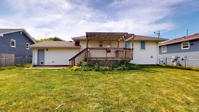 107 9th Avenue NE, Dodge Center, MN 55927