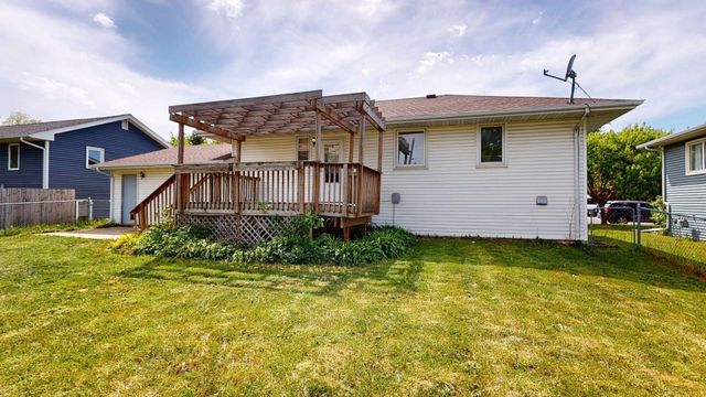 107 9th Avenue NE, Dodge Center, MN 55927