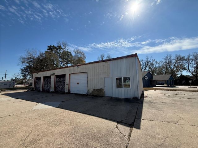 500 E Houston Street, Cleveland, TX 77327