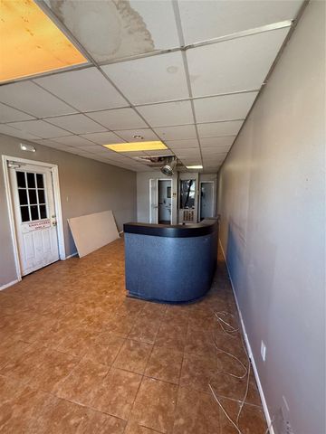 500 E Houston Street, Cleveland, TX 77327