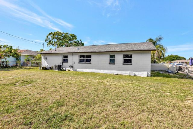 107 Gotham Drive, Fort Pierce, FL 34946