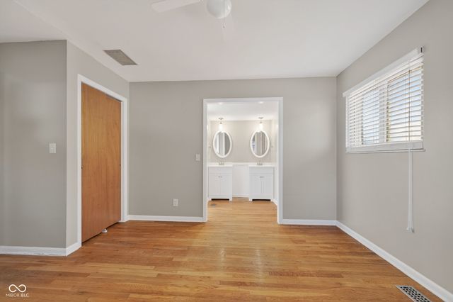 8073 Wallingwood Drive, Indianapolis, IN 46256