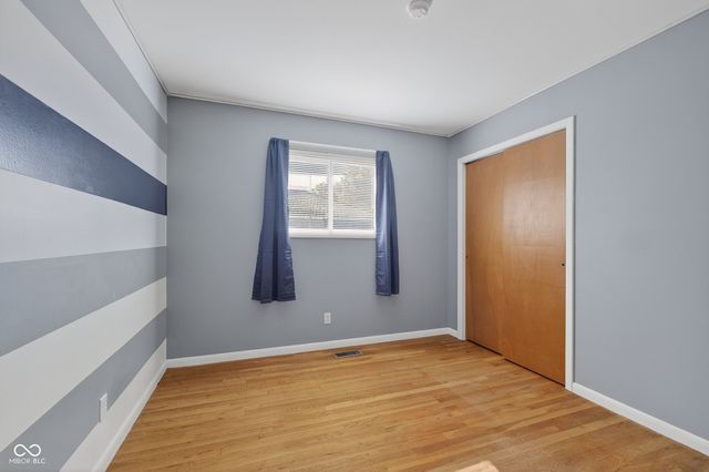 8073 Wallingwood Drive, Indianapolis, IN 46256