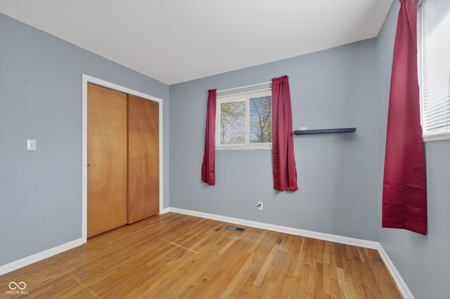 8073 Wallingwood Drive, Indianapolis, IN 46256