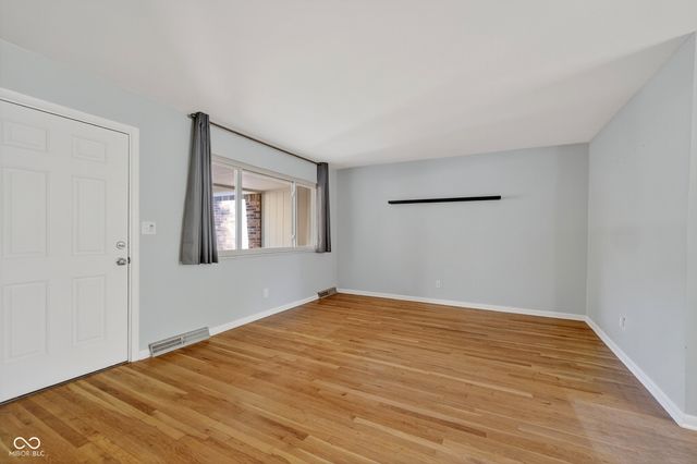 8073 Wallingwood Drive, Indianapolis, IN 46256