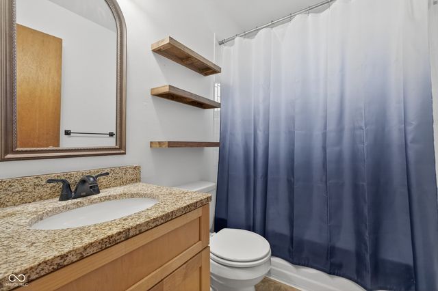 8073 Wallingwood Drive, Indianapolis, IN 46256