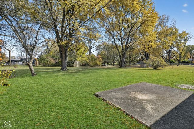 8073 Wallingwood Drive, Indianapolis, IN 46256