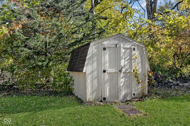 8073 Wallingwood Drive, Indianapolis, IN 46256