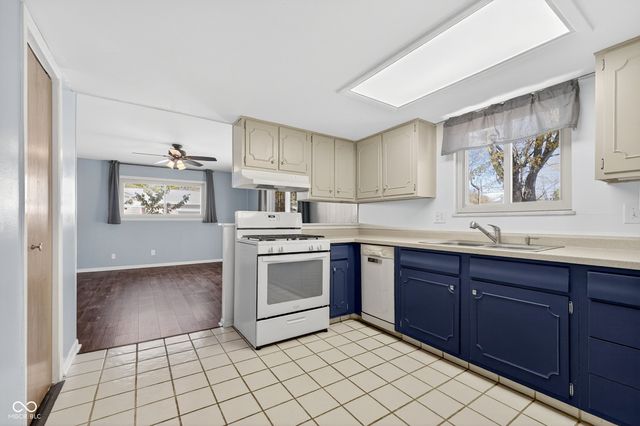 8073 Wallingwood Drive, Indianapolis, IN 46256