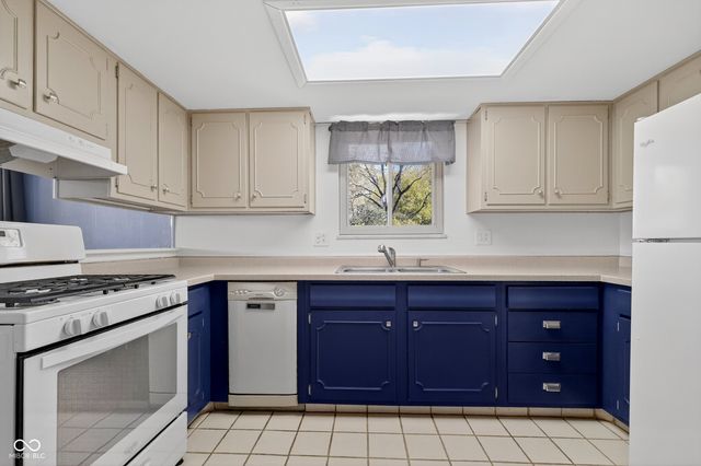 8073 Wallingwood Drive, Indianapolis, IN 46256