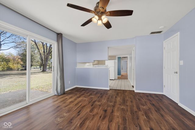 8073 Wallingwood Drive, Indianapolis, IN 46256