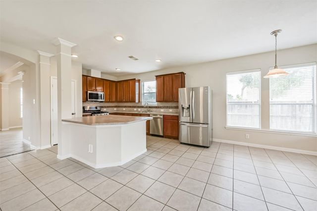 2601 Hewn Rock Way, Pearland, TX 77584