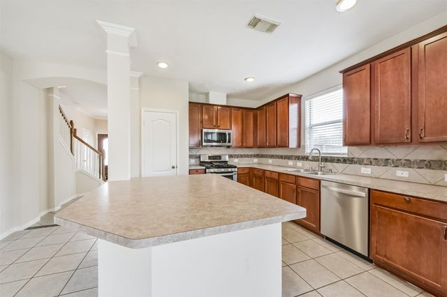2601 Hewn Rock Way, Pearland, TX 77584