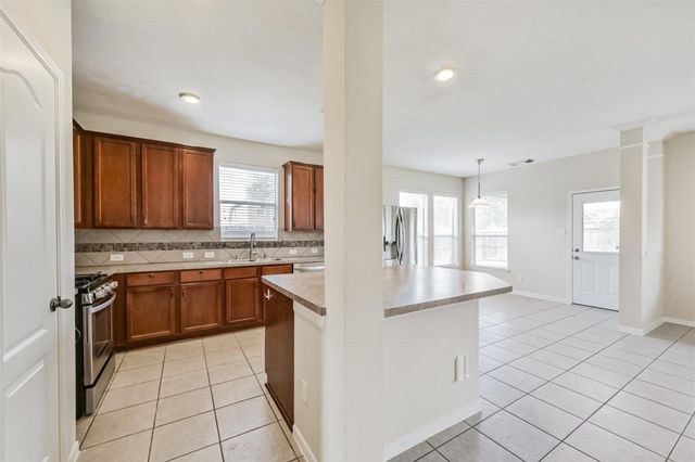 2601 Hewn Rock Way, Pearland, TX 77584