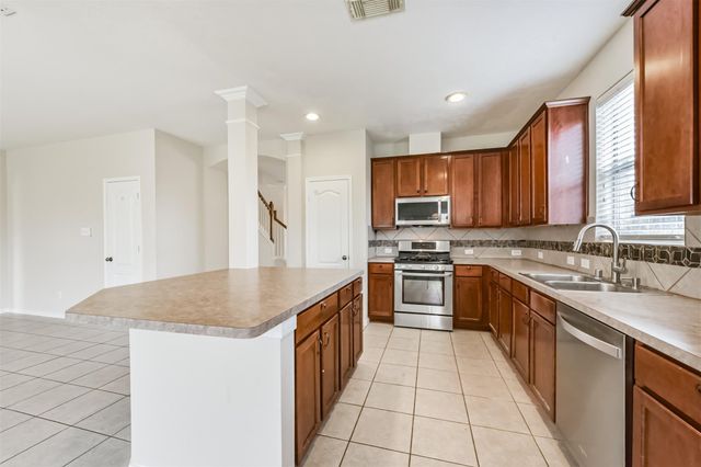2601 Hewn Rock Way, Pearland, TX 77584