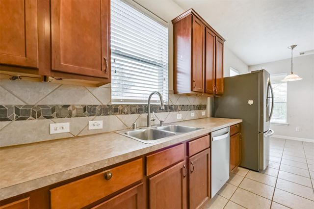 2601 Hewn Rock Way, Pearland, TX 77584