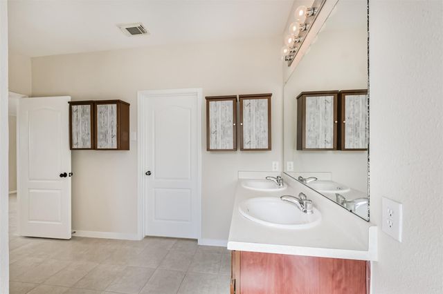 2601 Hewn Rock Way, Pearland, TX 77584