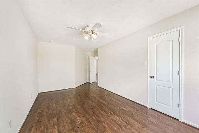 2601 Hewn Rock Way, Pearland, TX 77584