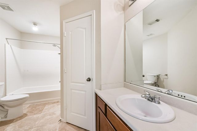 2601 Hewn Rock Way, Pearland, TX 77584