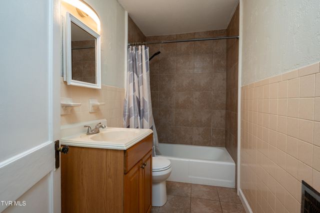 2209 Locust Street, Kingsport, TN 37664