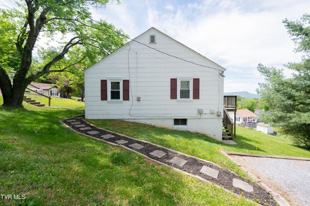 2209 Locust Street, Kingsport, TN 37664