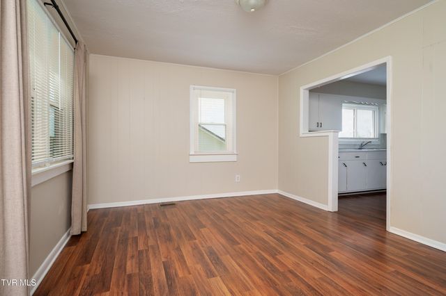 2209 Locust Street, Kingsport, TN 37664