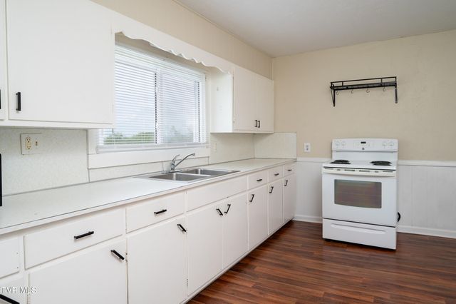 2209 Locust Street, Kingsport, TN 37664