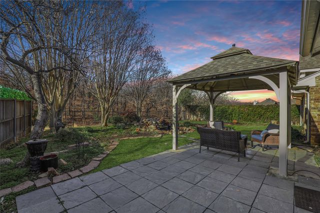 2720 Green Oak Court, Highland Village, TX 75077