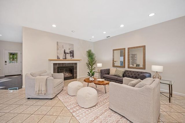 2121 Perkins Way, Sacramento, CA 95818