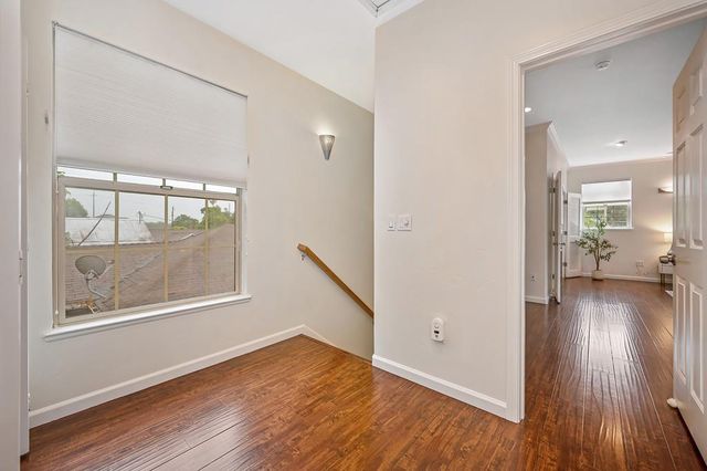 2121 Perkins Way, Sacramento, CA 95818