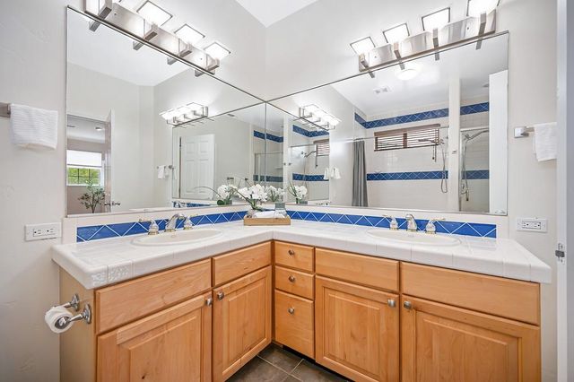 2121 Perkins Way, Sacramento, CA 95818