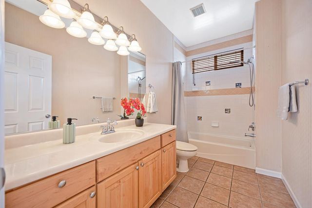 2121 Perkins Way, Sacramento, CA 95818