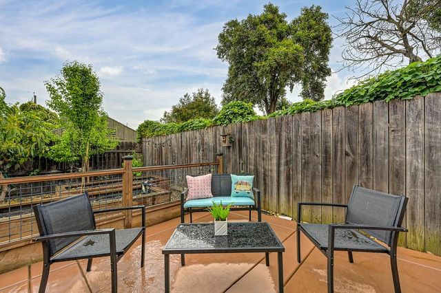 2121 Perkins Way, Sacramento, CA 95818